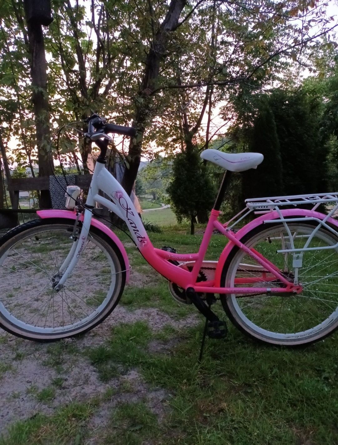 Różowy rower. Praktycznie nie używane.