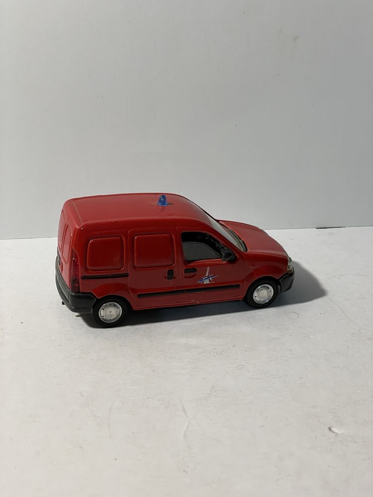 Renault Kangoo da solido escala 1:43