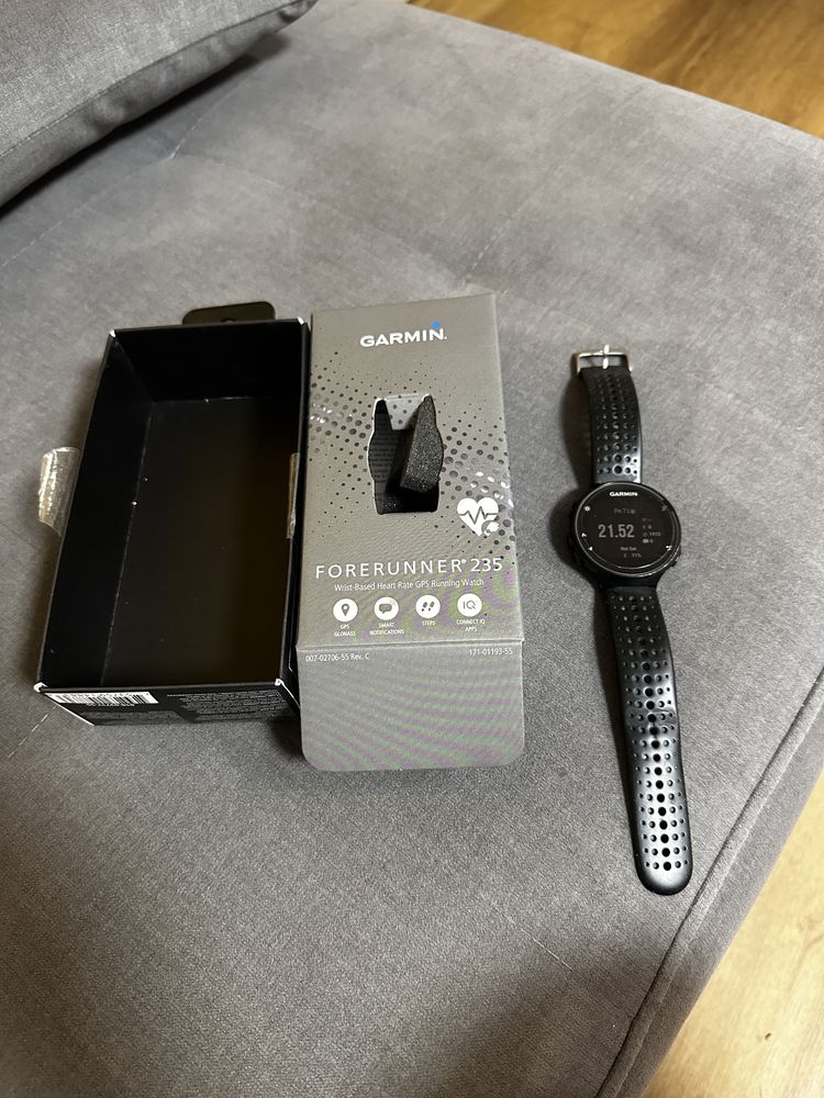 Zegarek sportowy Garmin Forerunner 235, sprawny w dobrym stanie