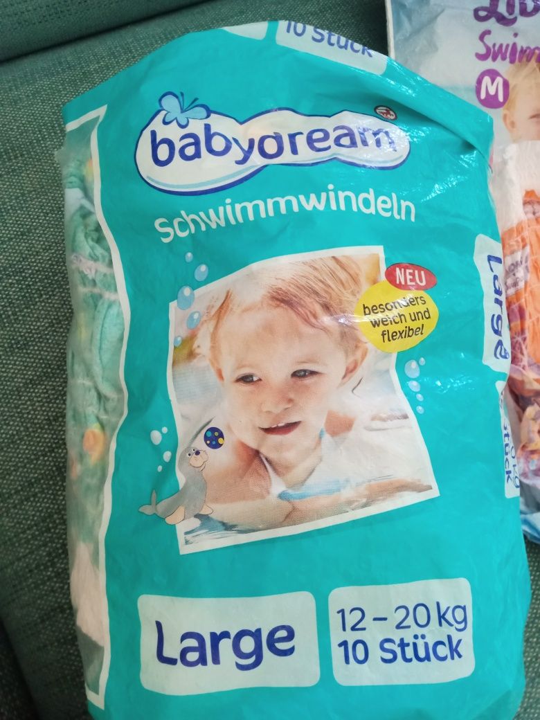 Dziewięć sztuk pieluszki kąpielowe duże do 20 kg