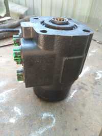 AXE15112 клапан гідравлічний рульовий (дозатор) John Deere.