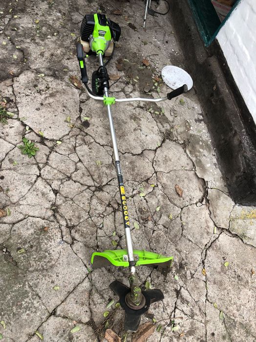 Продам газонокосілку