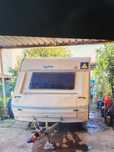 Caravana Pluma 2 camas casal 1 solteiro
