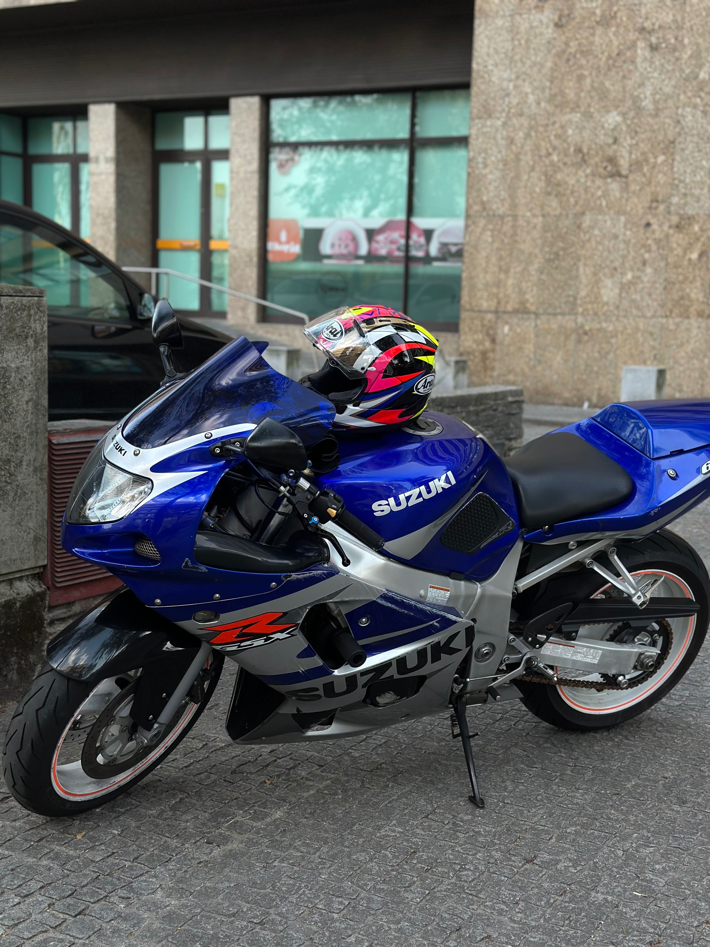 Suzuki gsxr600 k1