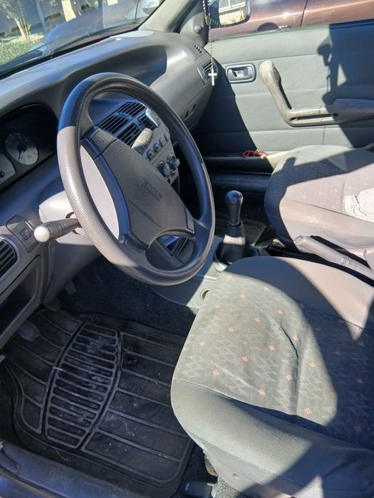 Fiat punto de 99