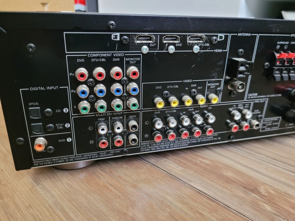 Yamaha rx v365 amplituner