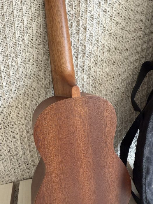 Ukulele Ibanez UKS10