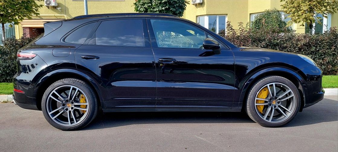 Porsche Cayenne Turbo 4.0 (650к.с / 900 Нм)