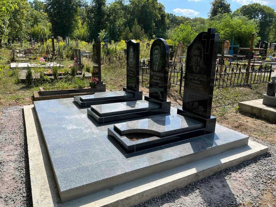 Пам'ятники та вироби з граніту