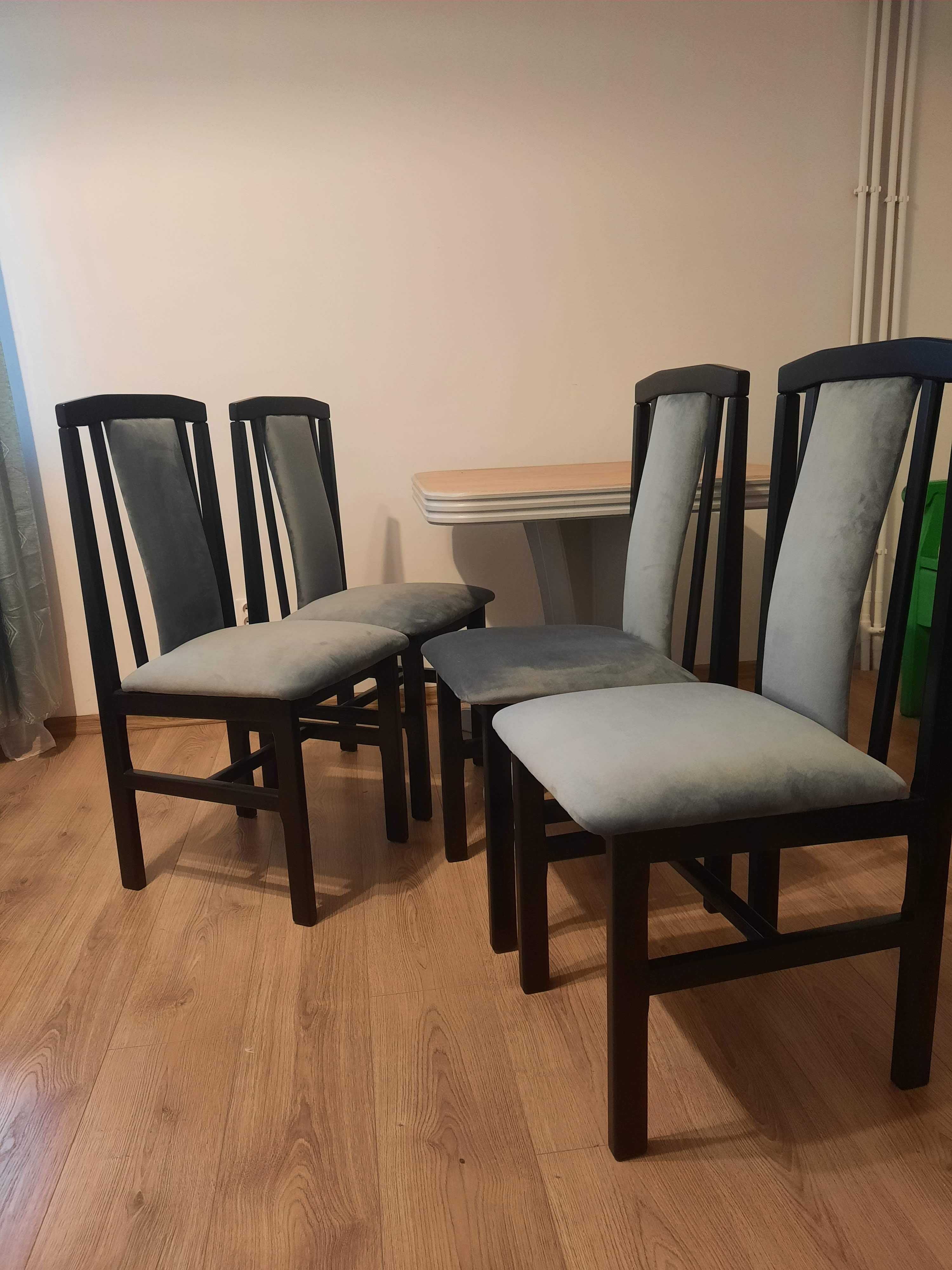 Krzesła tapicerowane, bukowe, welurowe