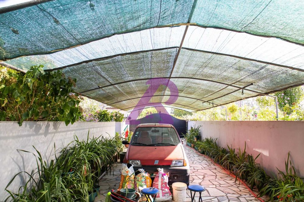 Moradia T3 com cave e espaço exterior – Souto da Carpalhosa, Leiria