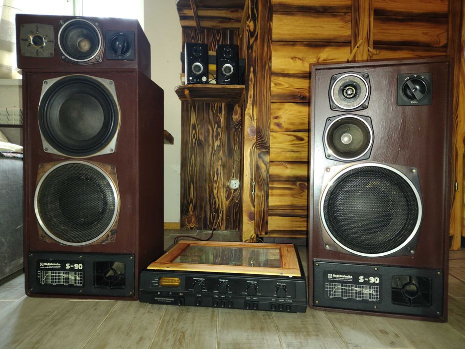 усилитель Электроника Д1-012  с колонками Вега Романтика S-90