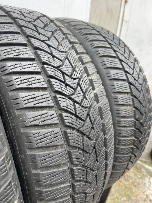 Шини 205/55 r16 Dunlop стан нових