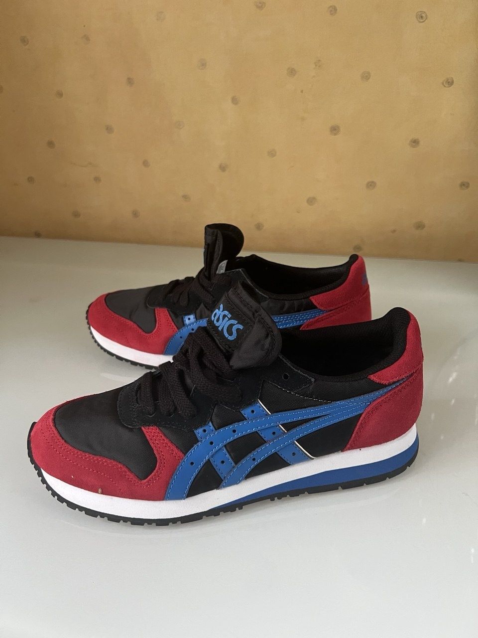 Кросівки нові Asics 39 розміру model TQN517 OS RUNNER