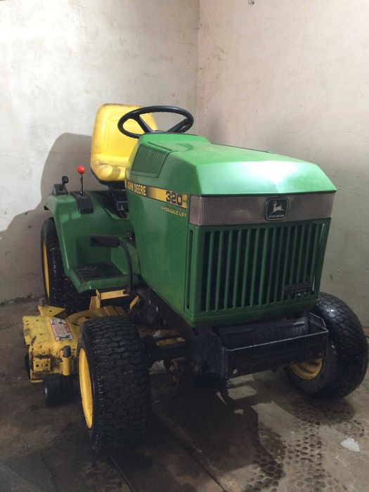 Трактор John Deere