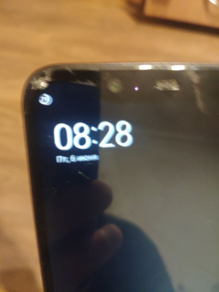 Телефон Xiaomi mi8
