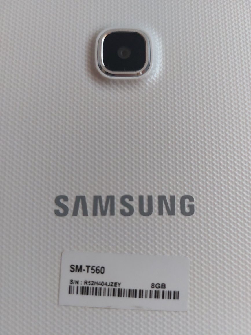 Tablet Samsung Galaxy Tab E jak nowy