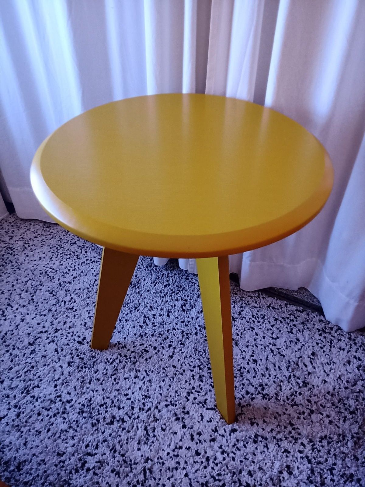 Mesa de Apoio Redonda