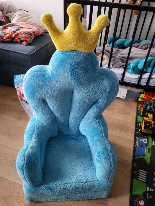 Fotel rozkładany dla chłopca, tron z koroną