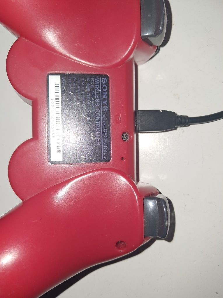 Pad ps3 czerwony oryginalny.