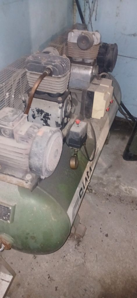 Compressor ciata 300 l 2 cabecas trifásico