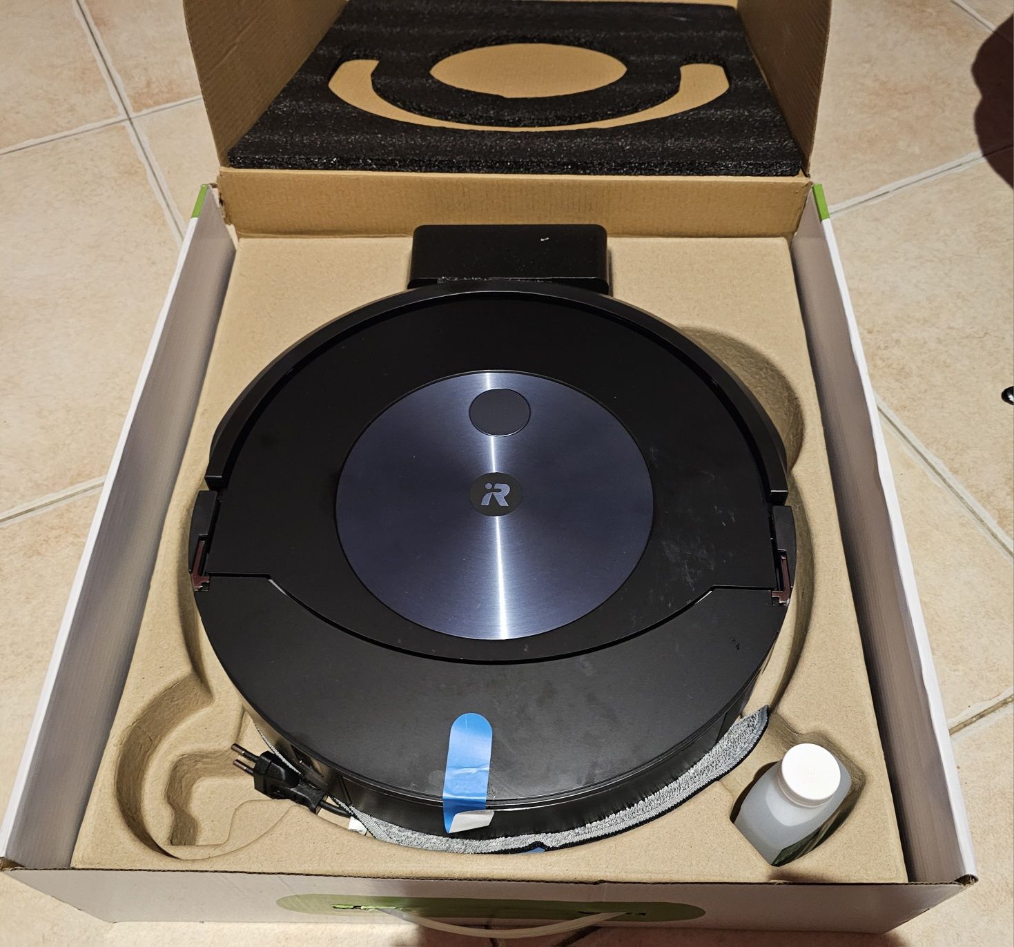 Aspirador Robô IROBOT Roomba Combo J7