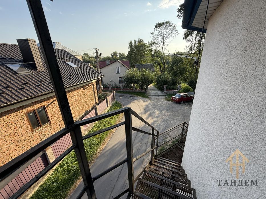 Продаж фасадного приміщення в Смиківцях (біля Тернополя)