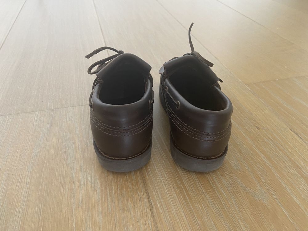 Sapatos vela castanhos crianca