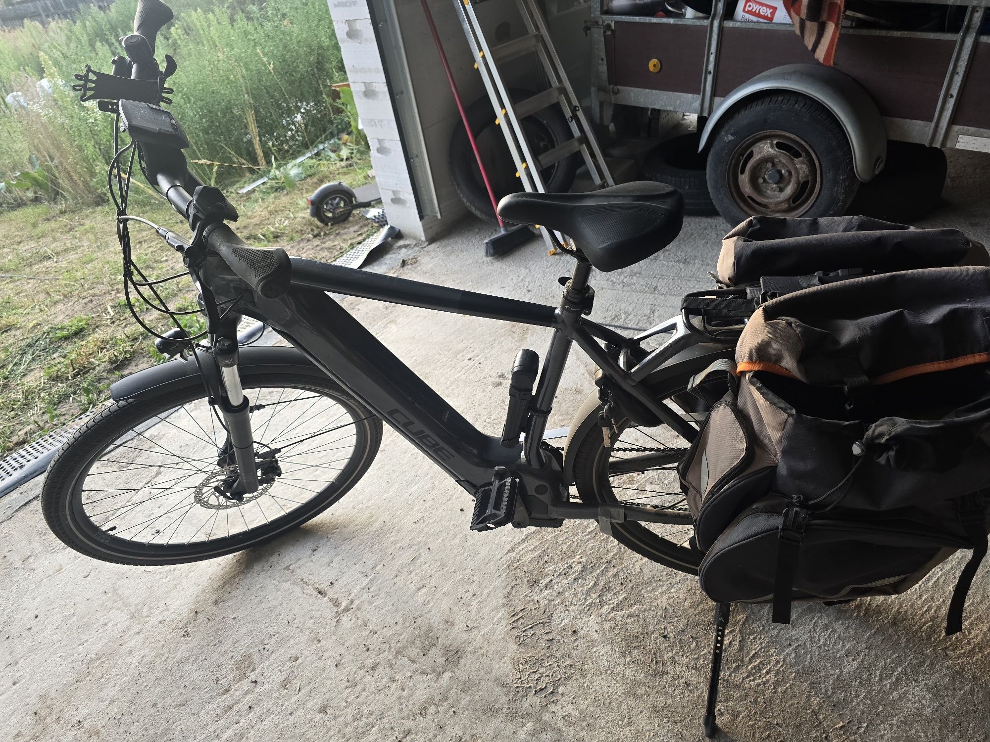 Rower tuystyczny Cube TOURING  Pro