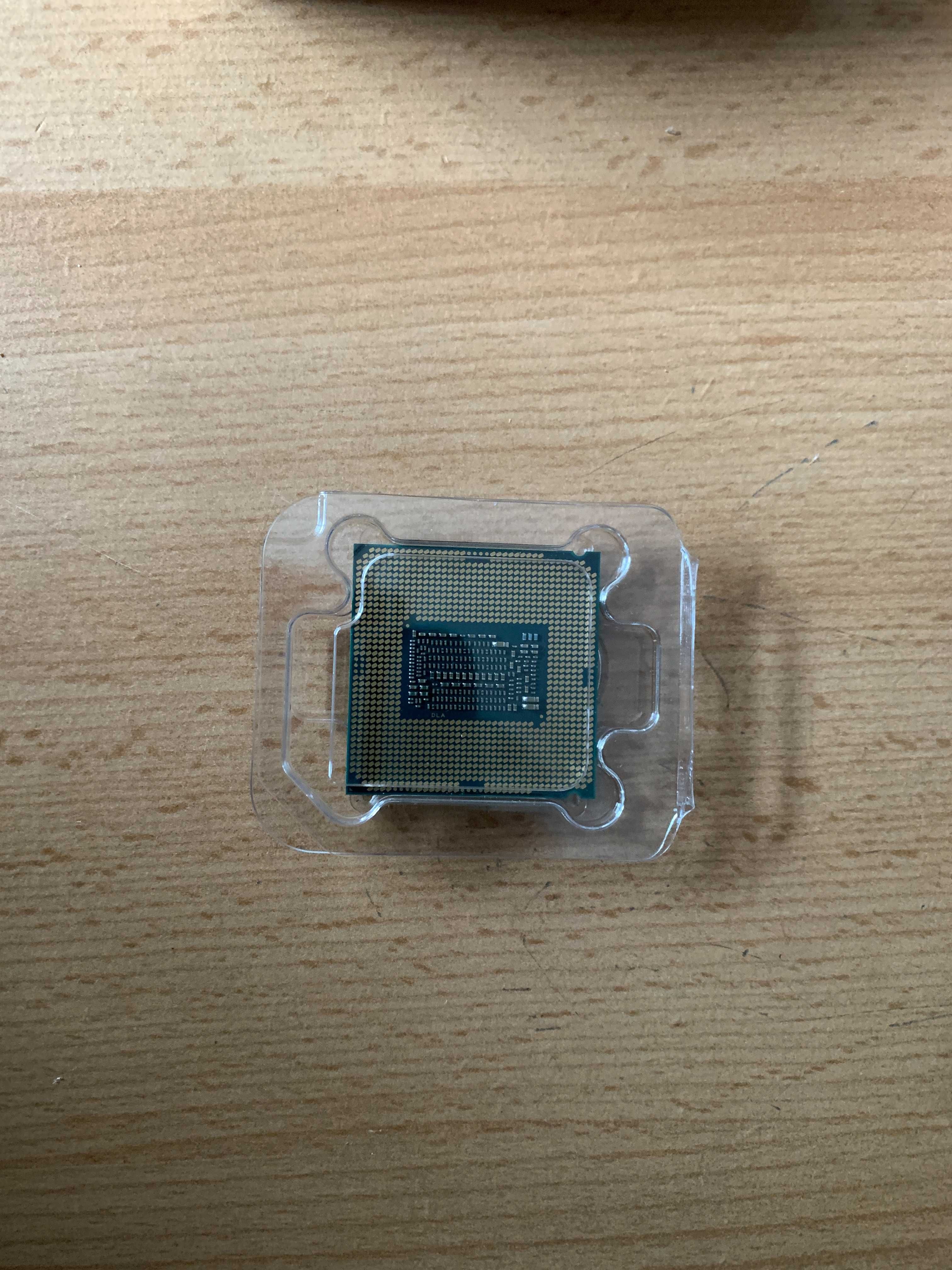 (COMO NOVO) Intel Core i7-9700K 3.6Ghz