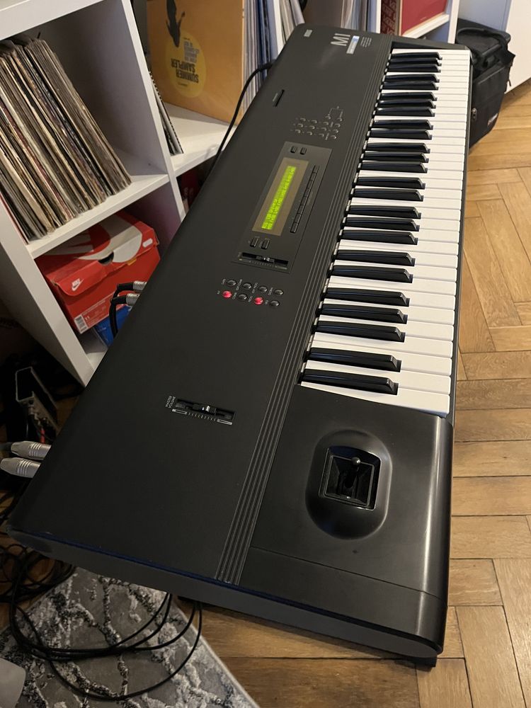 KORG M1 Syntezator - Statyw Gratis