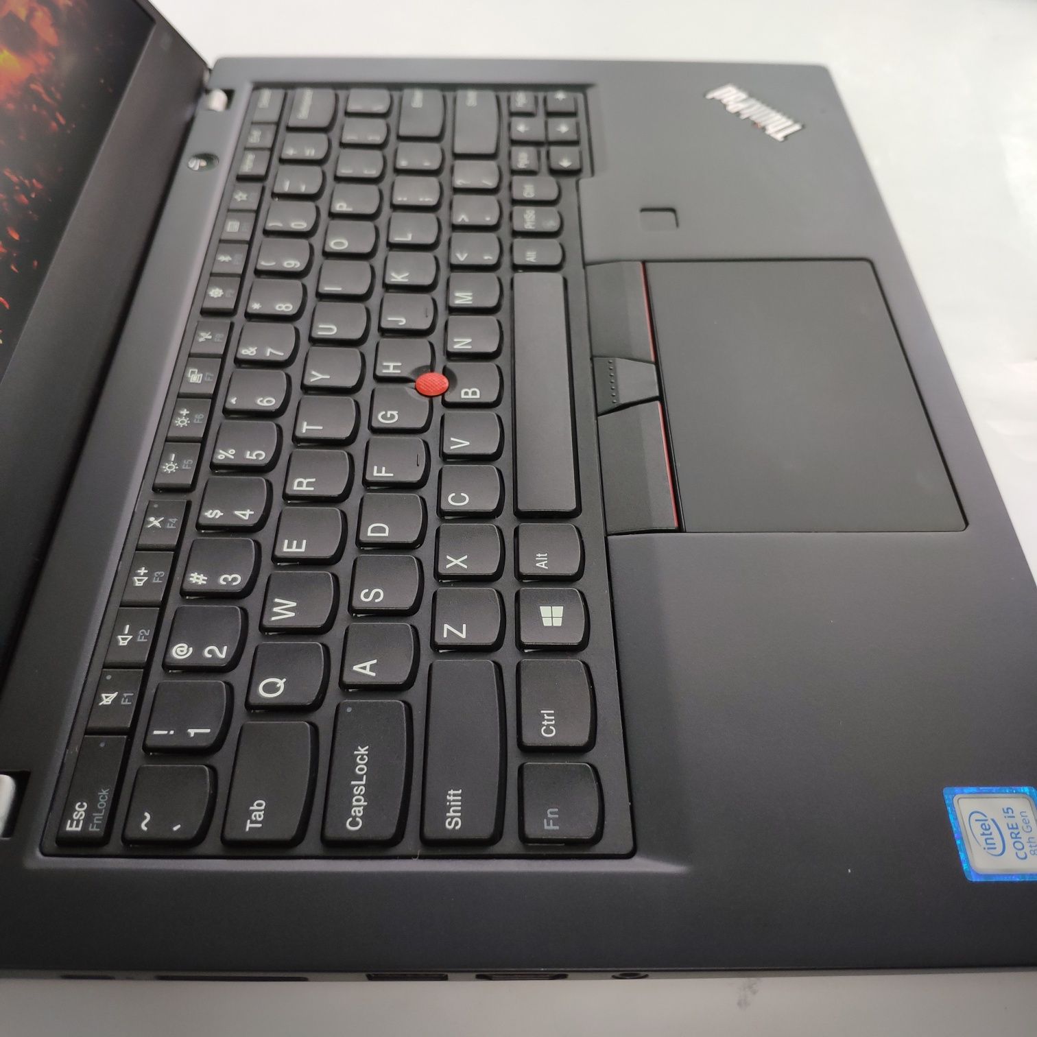 Lenovo Thinkpad X390
13.3" FHD/ I5-8265U/8GB/256Gb