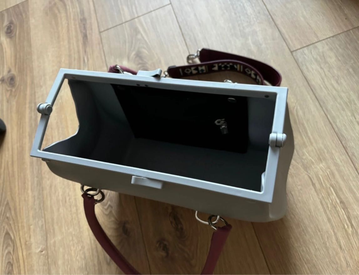 Torebka O bag w kształcie kuferka stan idealny