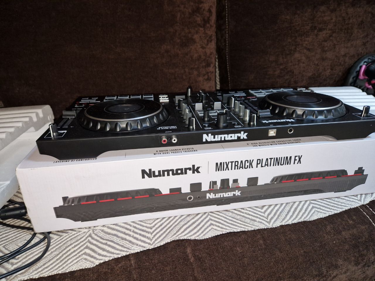 Mixer numark mixtrack Platinum fx