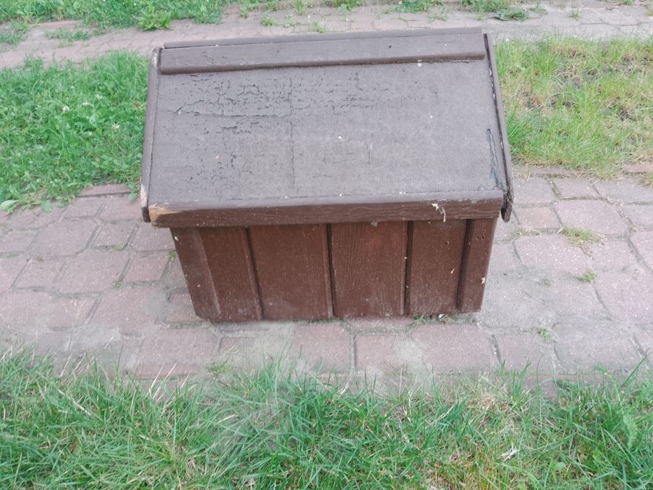 Buda dla pieska psa drewniana