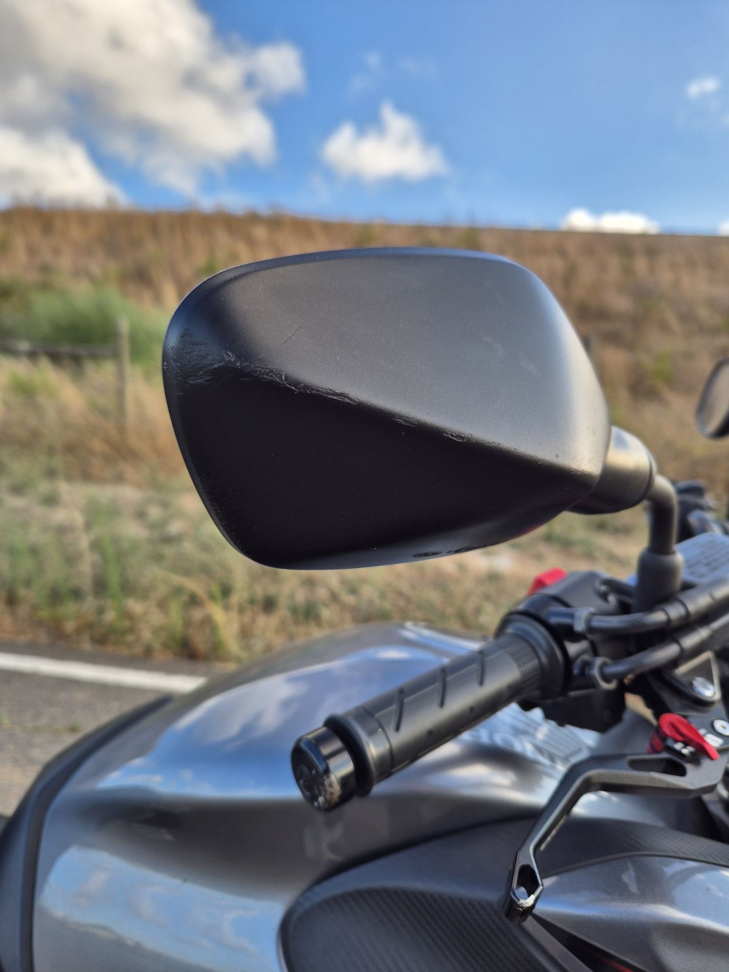 CB650F 2015 10.600 km