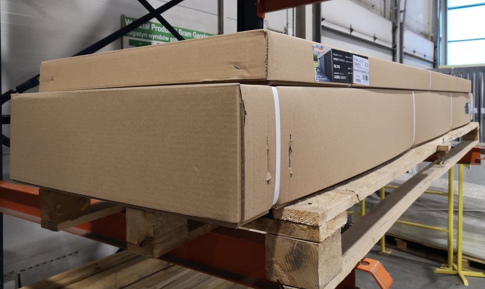 Brama Czarna na PILOTA 3000x2250 garażowa segmentowa