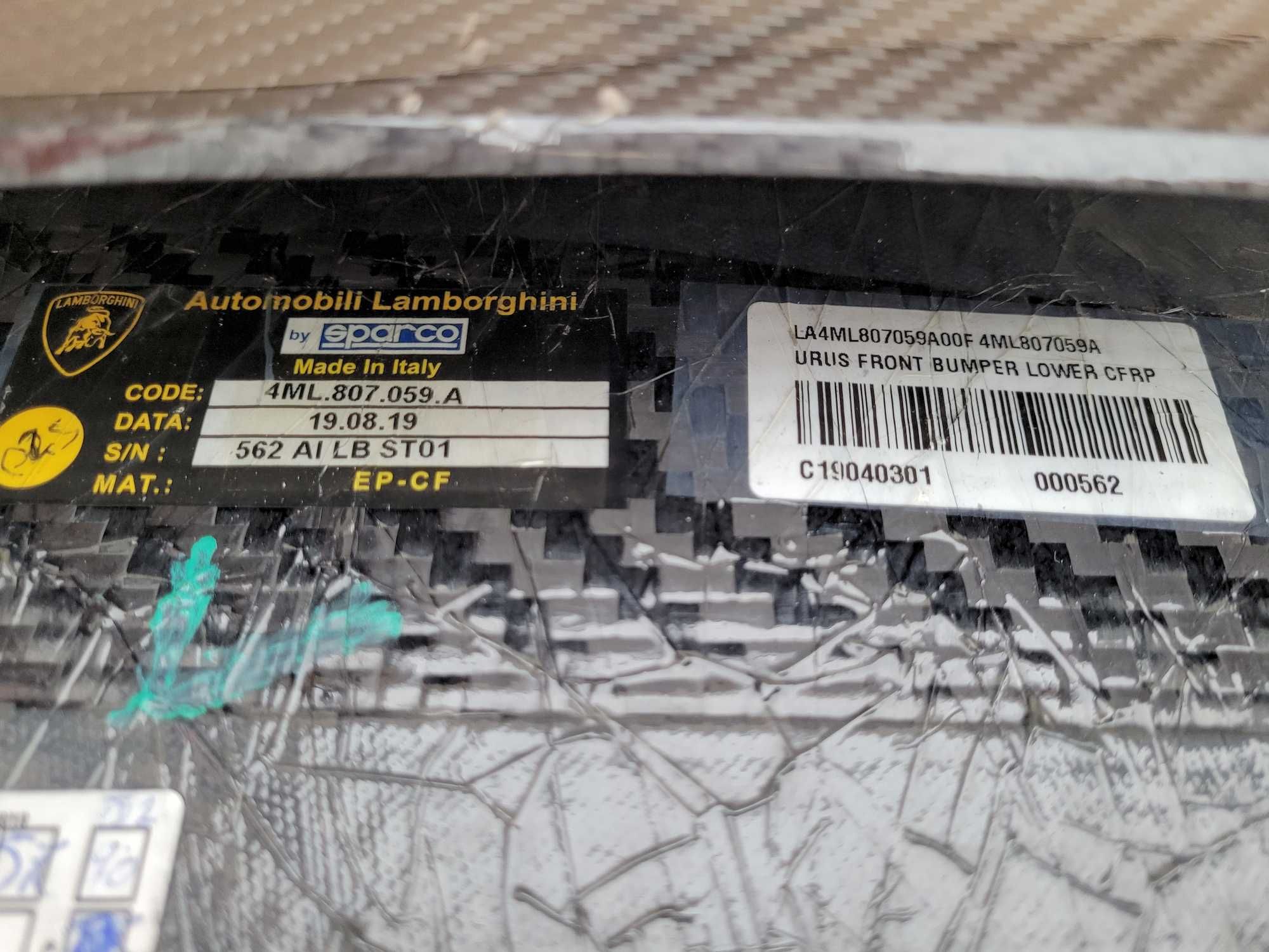 LAMBORGHINI URUS - splitter spoiler zderzaka dokładka przednia CARBON