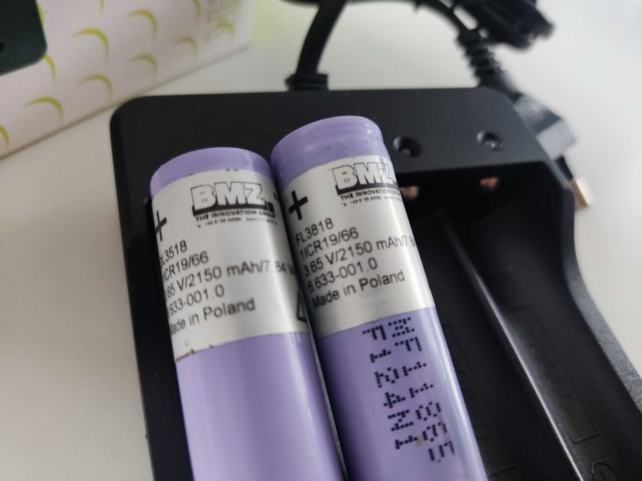 Ładowarka Ogniw 18650 Baterii Akumulatorów Li Ion 3,7v 4,2v LG 2150mAh