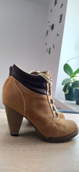 Botki zamszowe brąz