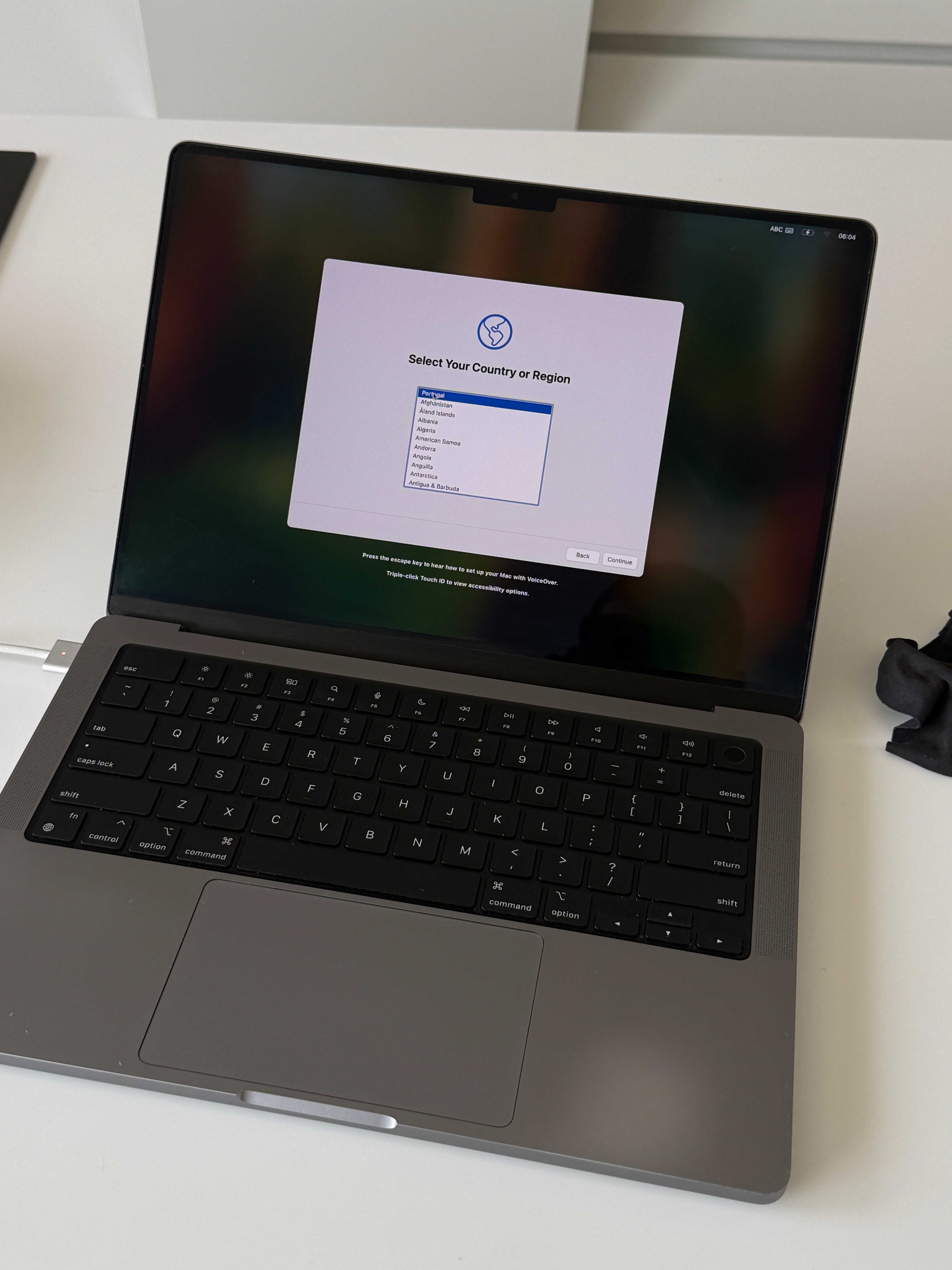 MacBook Pro 14" (2021) with M1 Pro Chip – 512GB SSD, 16GB RAM