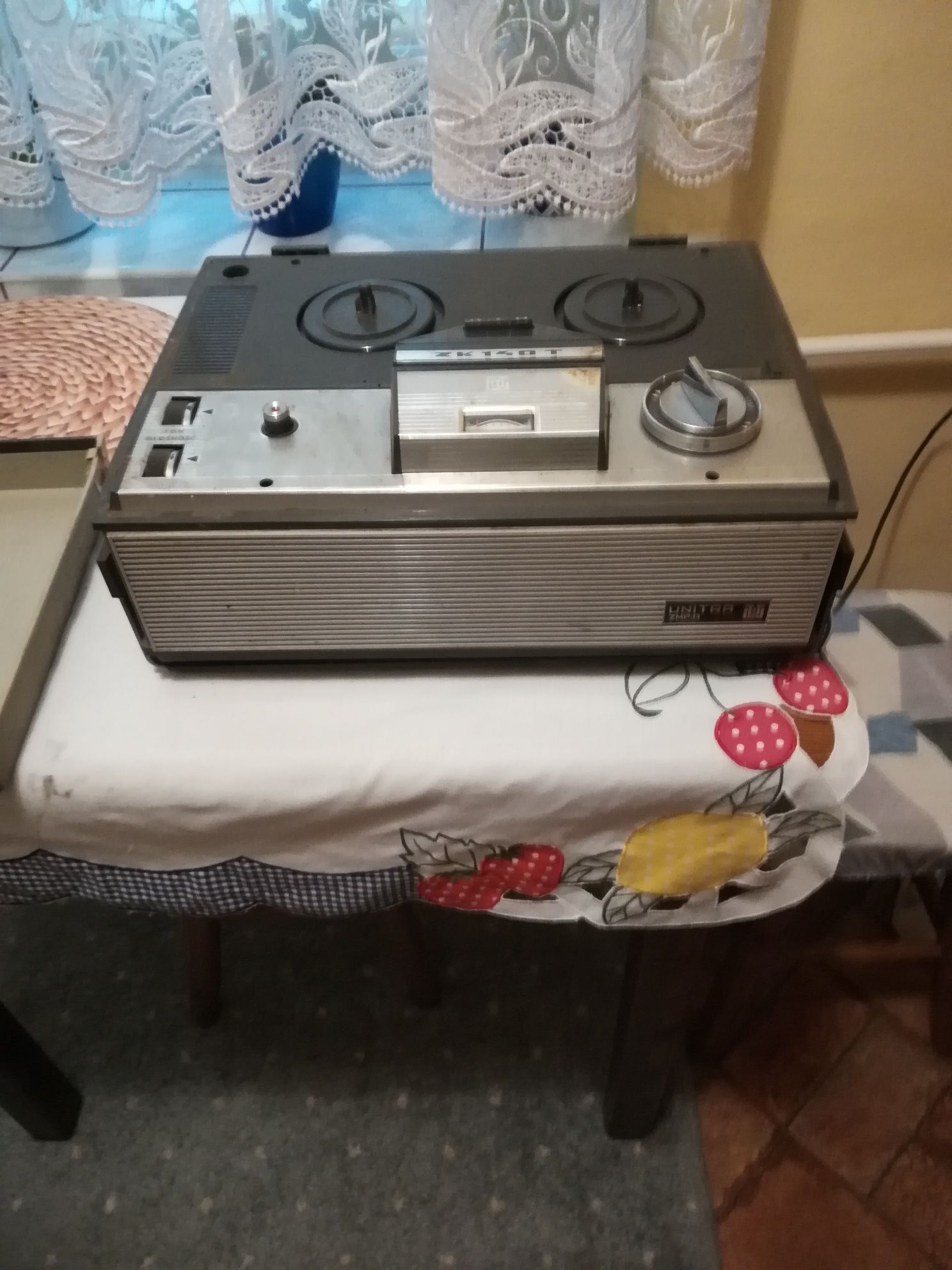 Magnetofon szpulowy ZK 140t