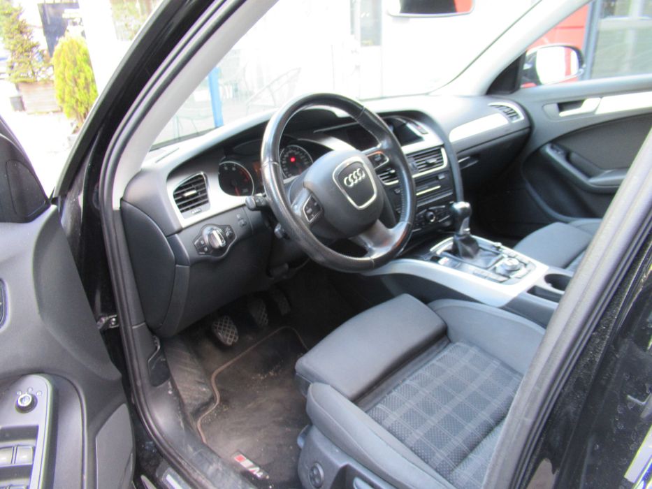Audi A4 b8 1.8 benzyna czarna 2011r piękna nowy rozrząd serwisowany