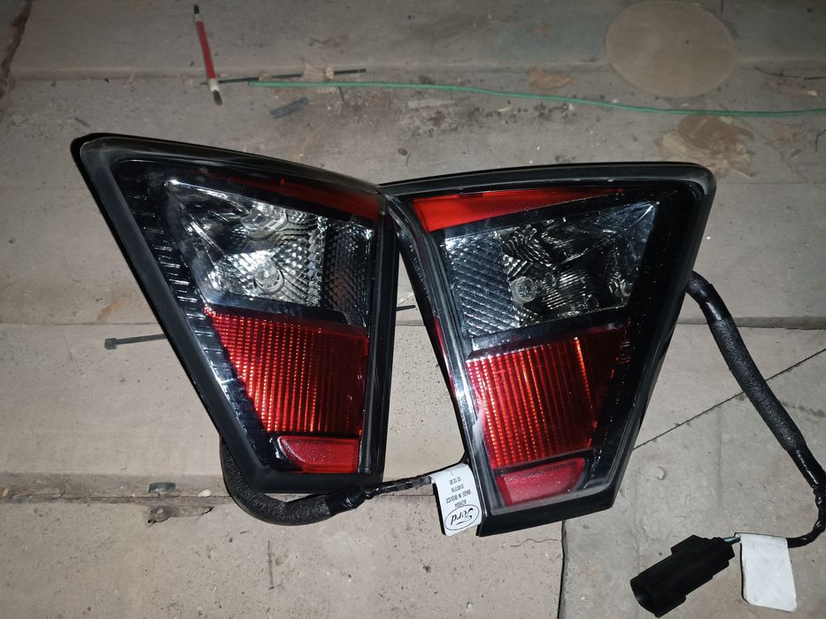 Фари (ліхтарі) задні внутрішні Ford Escape