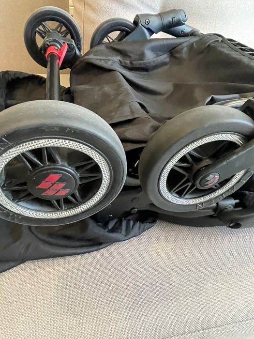 Коляска Maclaren Atom