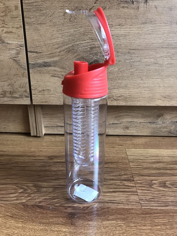 Bidon butelka do wody z pojemnikiem na owoce