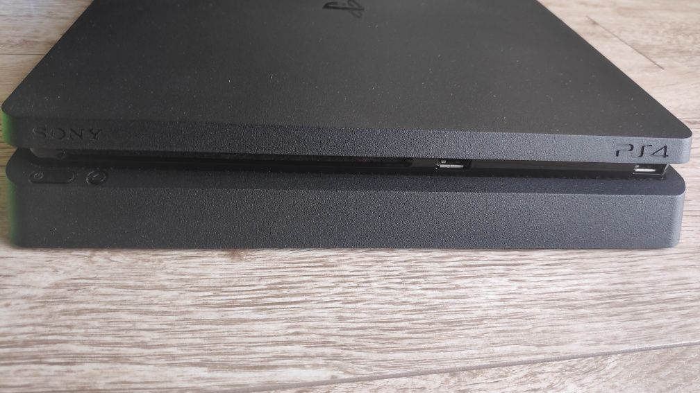 PS4 slim 500  gb