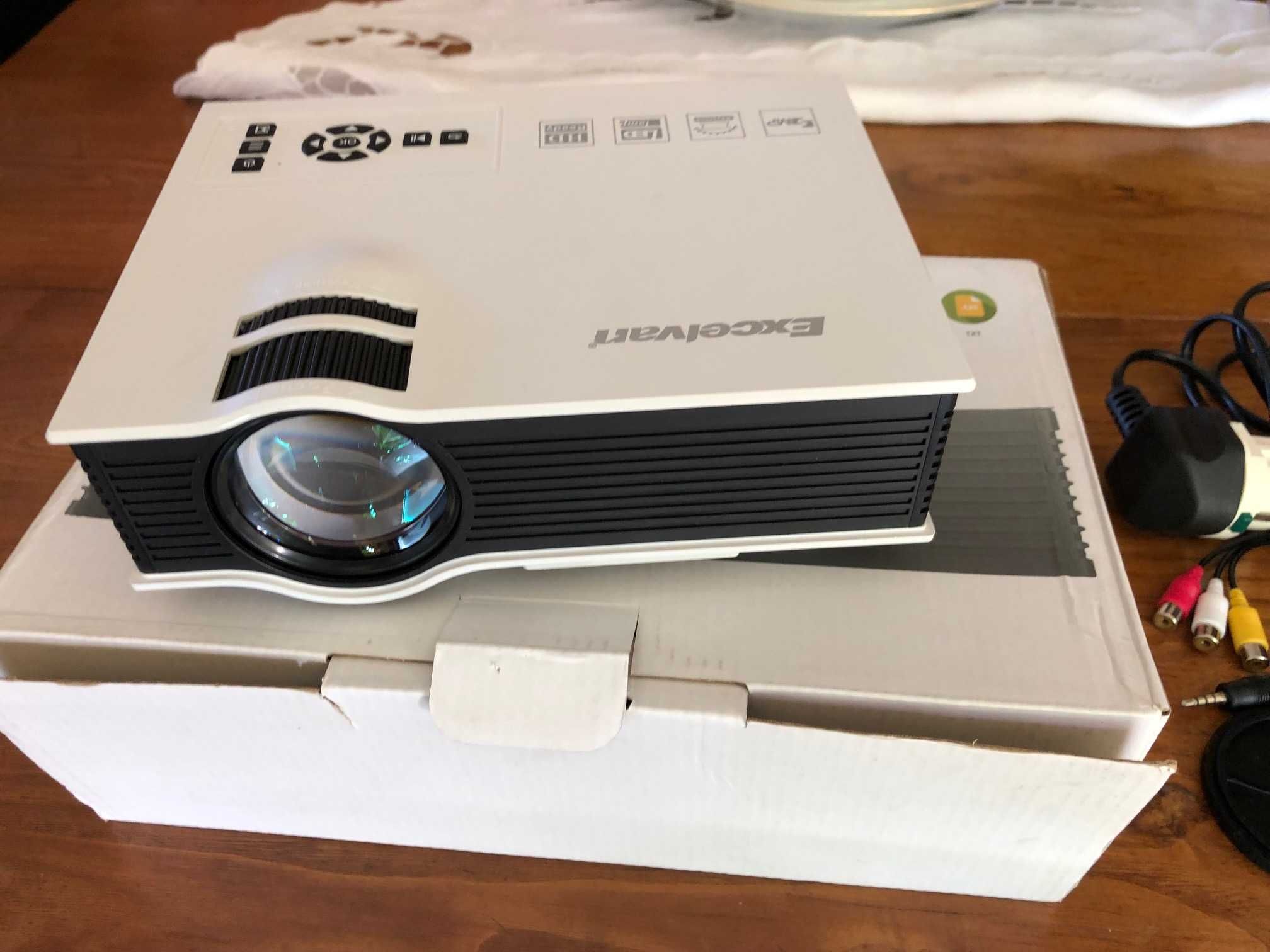 MICRO PROJECTOR UC40