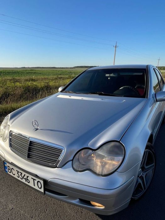 Mercedes c 180.