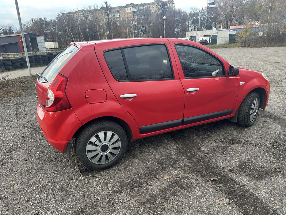 Dacia Sandero 1.4 , 2009 рік